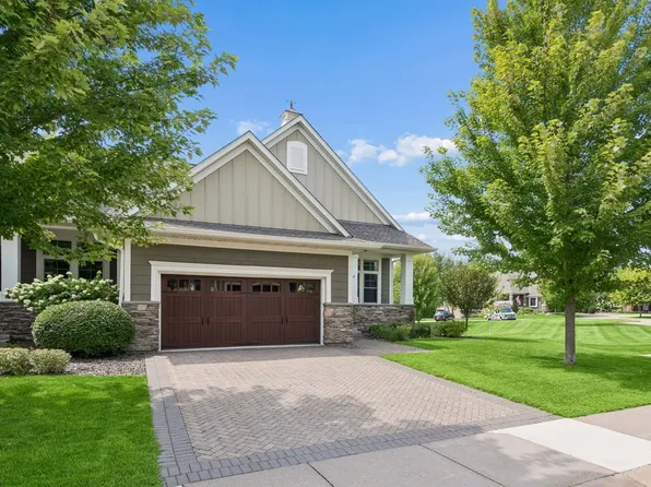 8728 Lake Riley Dr, Chanhassen, MN 55317