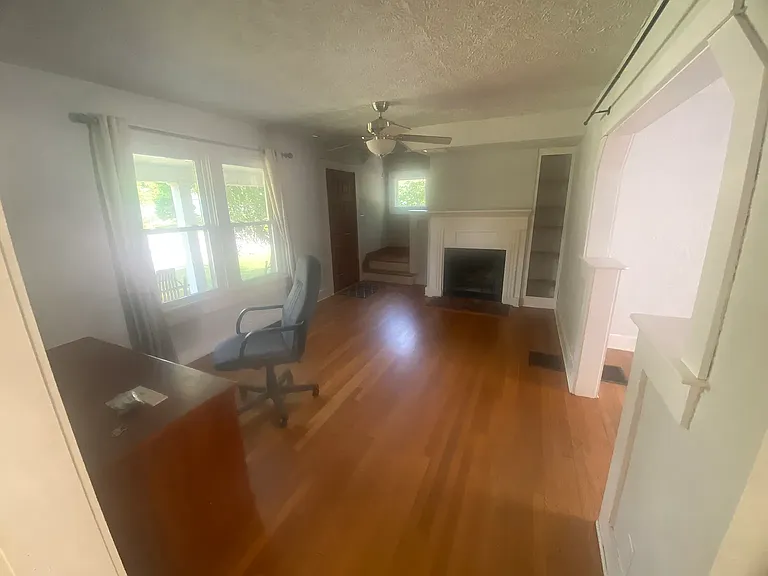 1668 N Longview St — Photo 1