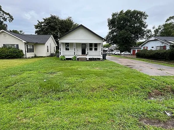 4685 Pinetop Rd, Groves, TX 77619