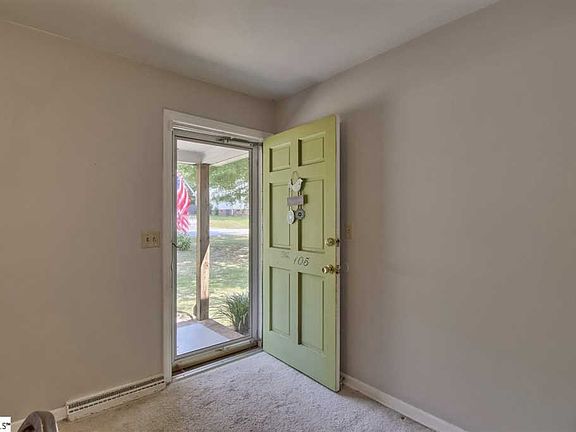 3rd image of 105 Luray Dr