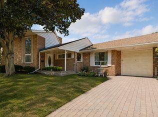 9 Babington Ct, Toronto, ON M9A 1J7