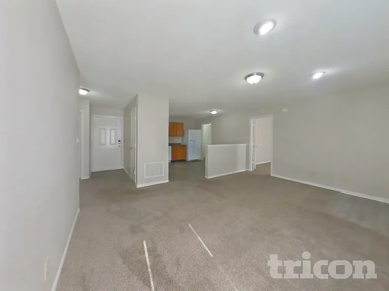 111 Silverberry Ct — Photo 2