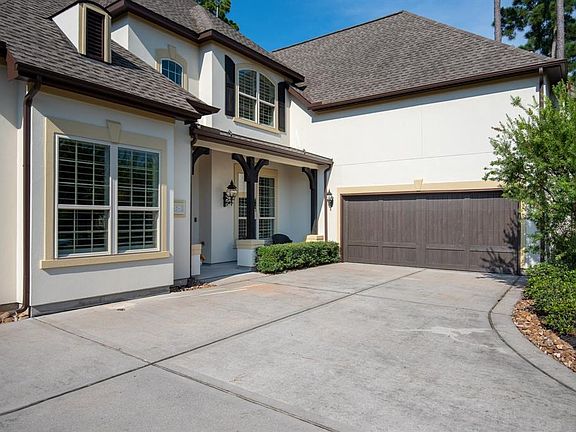 There is plenty of parking for all in this spacious driveway.