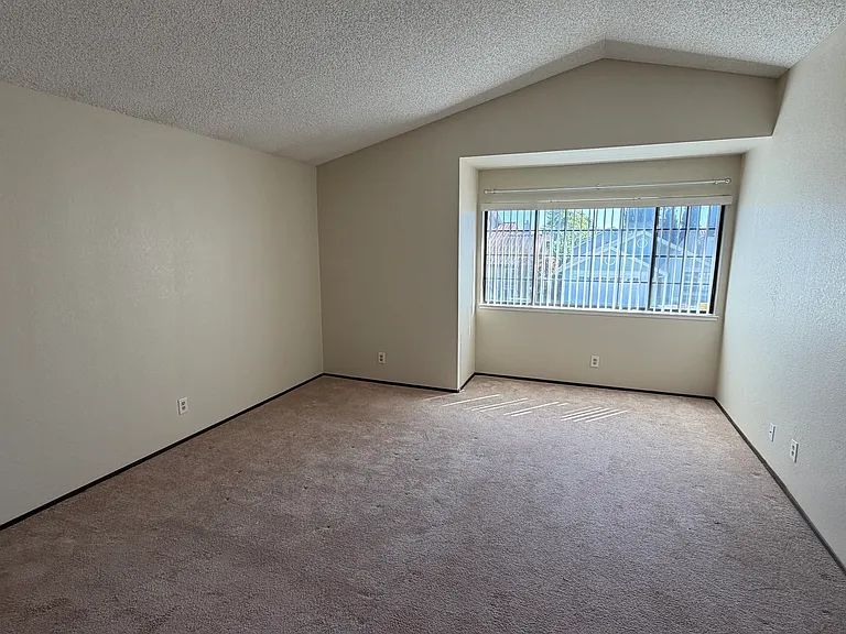32727 Gustine St — Photo 10