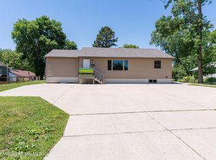 621 N Springen Ave, Fergus Falls, MN 56537