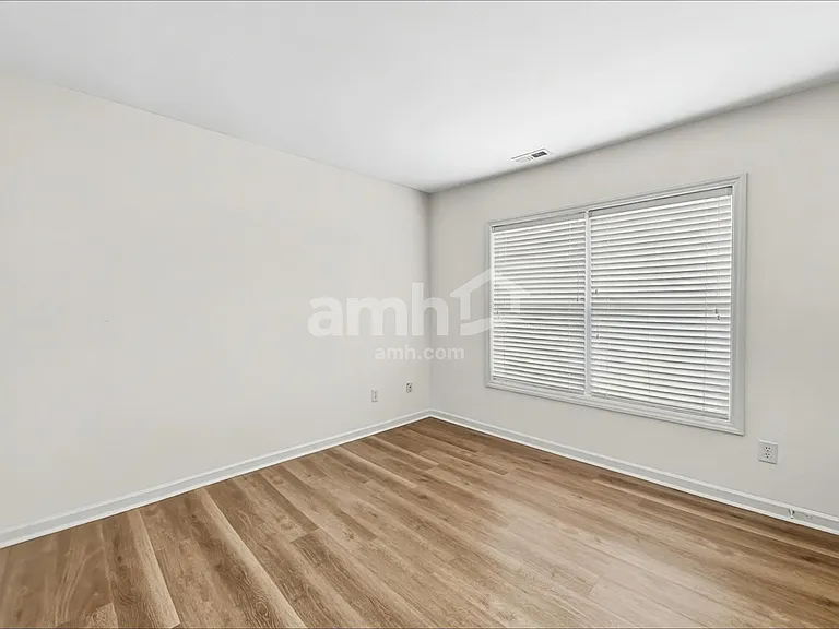 611 Blue Lake Dr — Photo 16