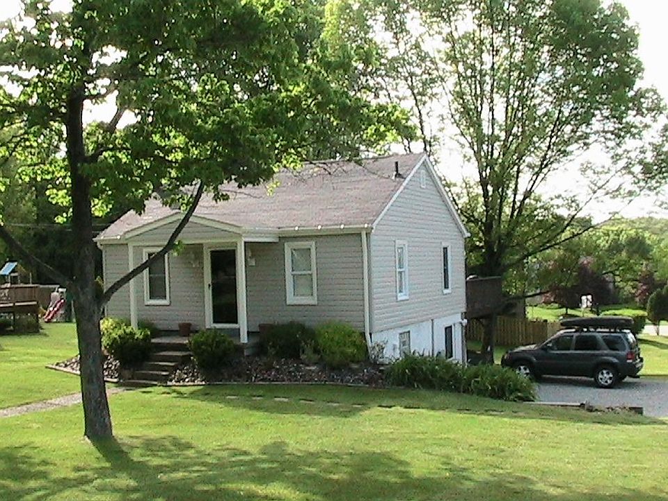 2nd image of 3002 Wildwood Road Ext