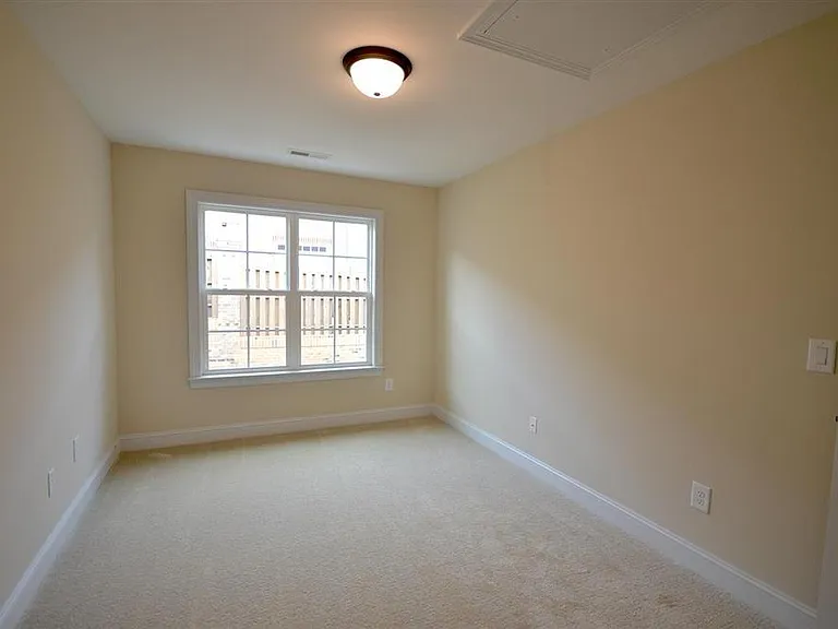 4315 Holstein Dr — Photo 7