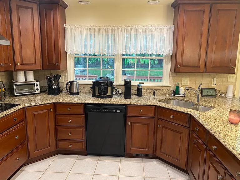 7700 Warfield Rd — Photo 33