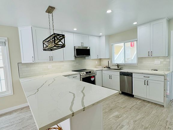 3rd image of 738 Dover Ct APT 1