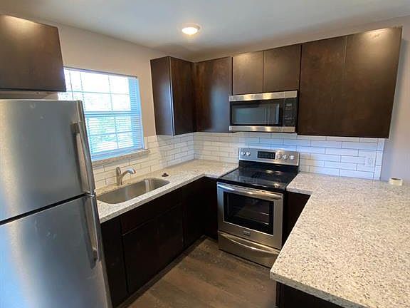 4th image of 1723 1/2 Alta Vista St Unit C