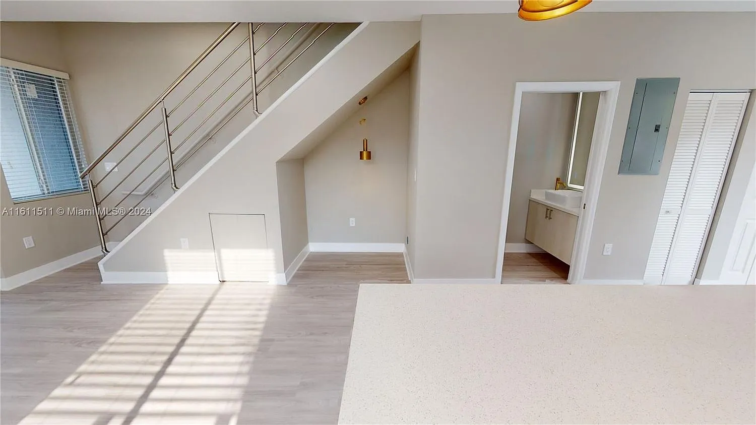 2 bed, 2.5 bath, 1200 sqft, $3,600 — Photo 4