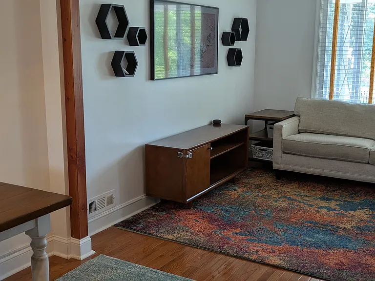 806 Hamilton St NE — Photo 9