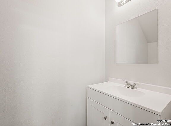 5th image of 8719 Wurzbach Rd #302