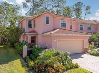 7658 Bristol Cir, Naples, FL 34120