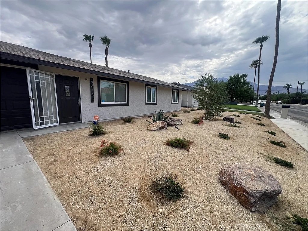 7 bed, 2461 sqft, $5,450 — Photo 4