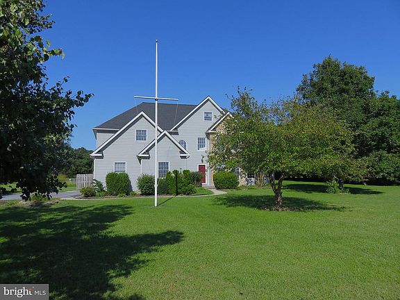 4th image of 27 Bridle Ridge Cir