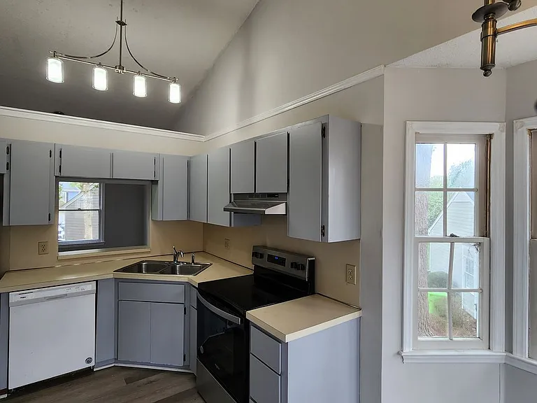 5712 Finsbury Ct — Photo 14