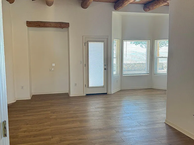 2651 Sunset Pl — Photo 8