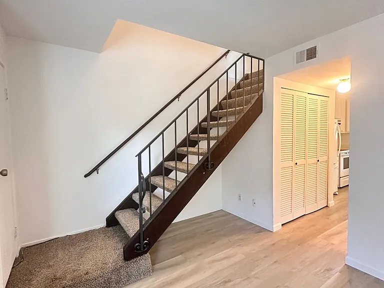 2084 Alta Loma St — Photo 11
