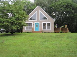 1073 S Lakeshore Dr, Louisa, VA 23093