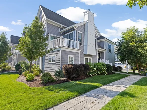 26 Daisy Ln, Plymouth, MA 02360