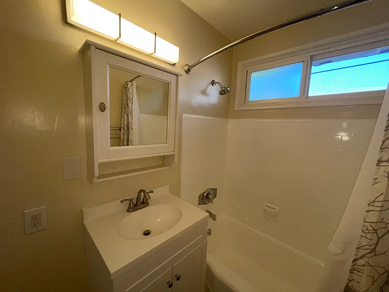 4239 Tujunga — Photo 12