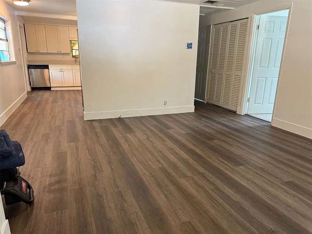 2 bed, 1.0 bath, 891 sqft, $2,200 — Photo 4