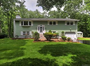 101 Murray Ln, Guilford, CT 06437