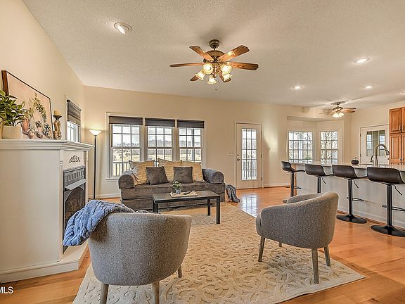 3rd image of 308 Roy Martin Rd