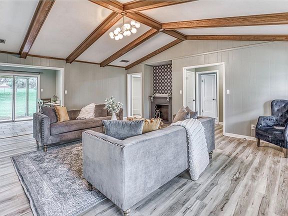 5th image of 605 Clearspring Dr
