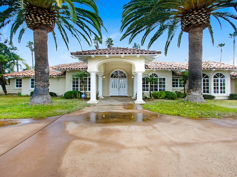 31396 Lake Vista Cir — Photo 1