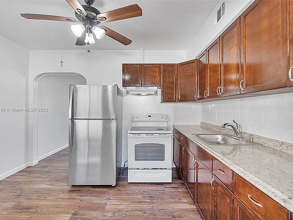 5th image of 212 NW 46th Ave #212