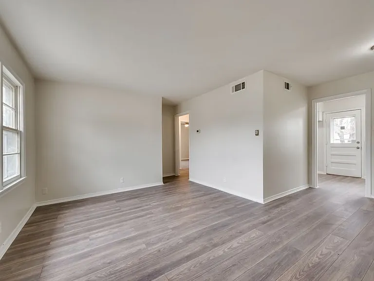 2932 Marjorie Ave — Photo 3
