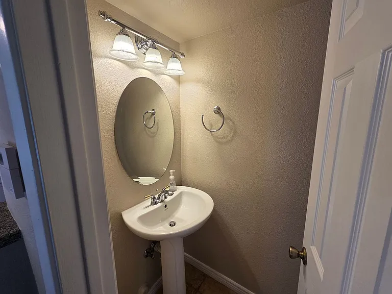 1809 E Frier Dr #2 — Photo 11
