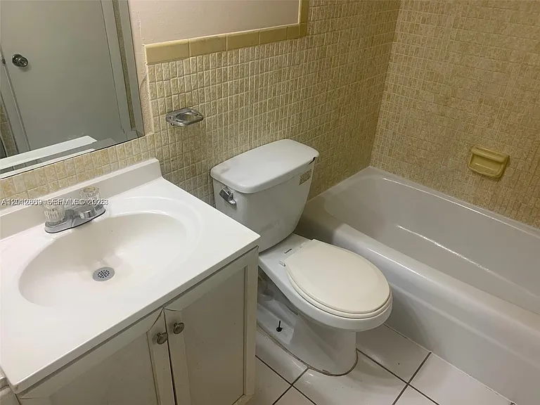 1702 McKinley St #4 — Photo 11