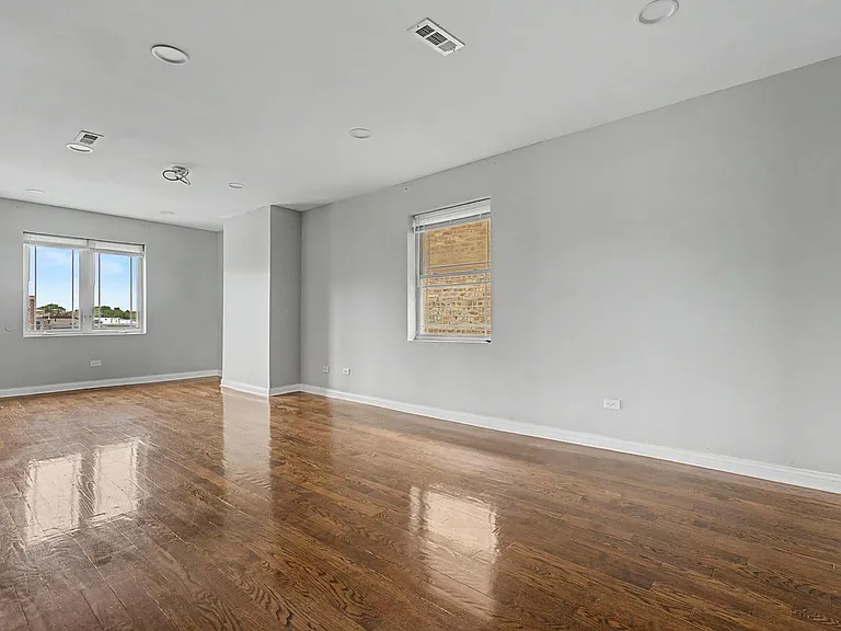 6540 S Maryland Ave #3 — Photo 2