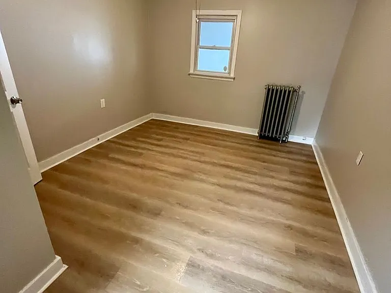 44 Center St — Photo 5