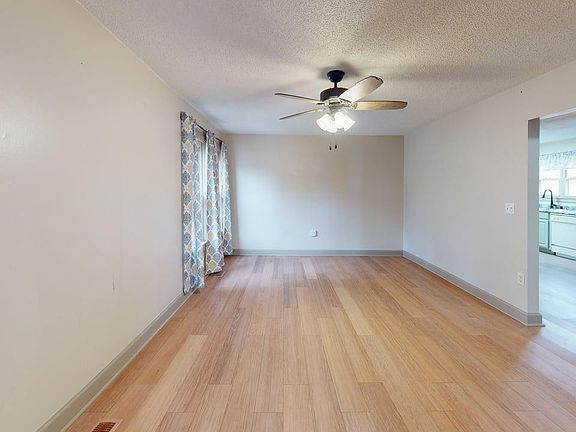 3rd image of 137 Nash Dr