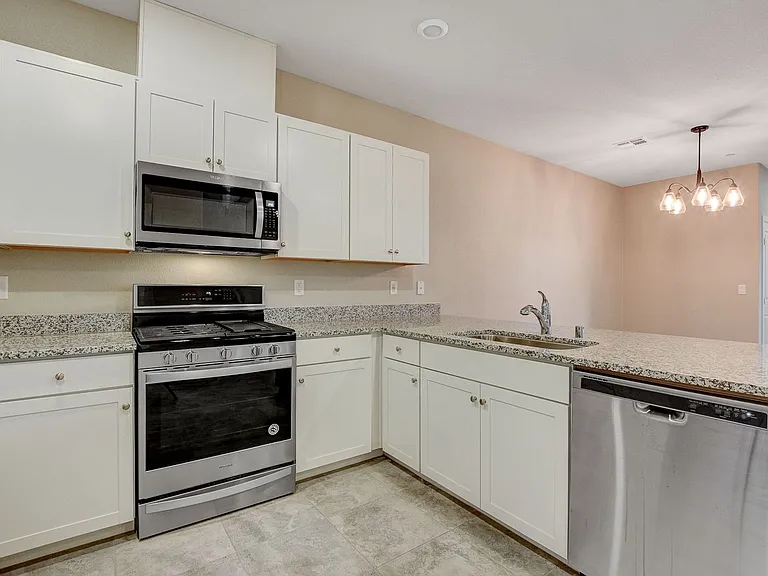 2806 Alenga St — Photo 16