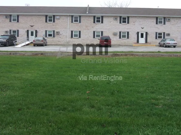 465 E Main St #2, Warrensburg, IL 62573