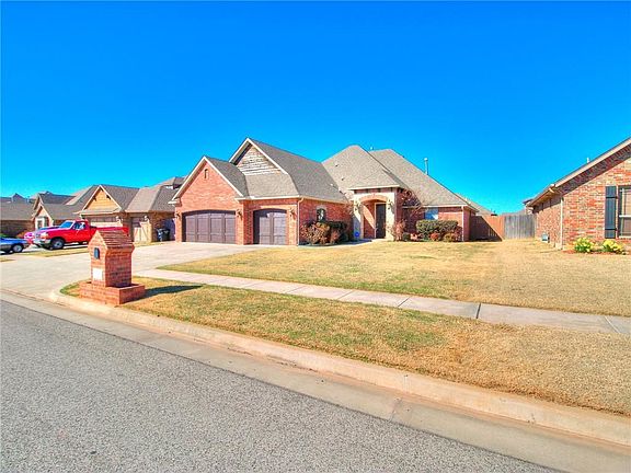 2nd image of 613 Samantha Ln