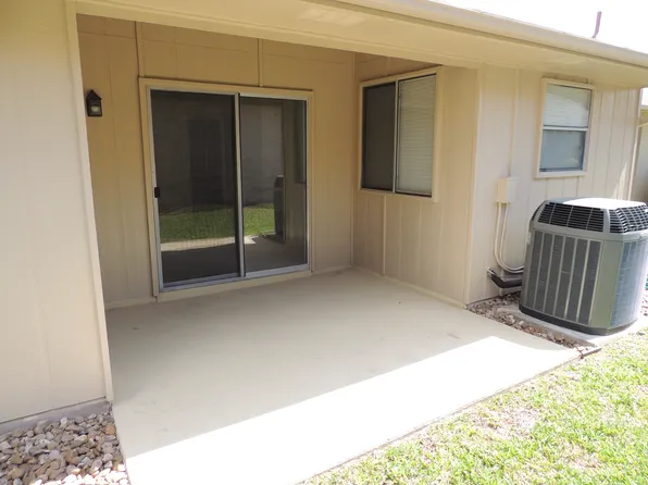 705 Meadow Arbor Ln, Universal City, TX 78148