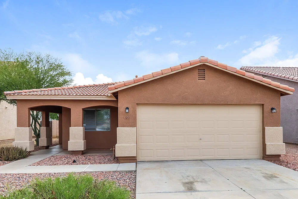 3 bed, 2.0 bath, 1435 sqft, $1,910 — Photo 1