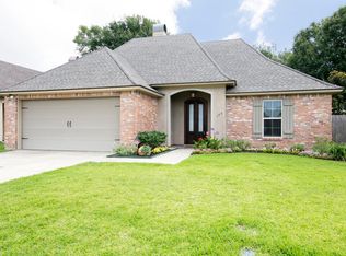 100 La Villa Cir, Youngsville, LA 70592