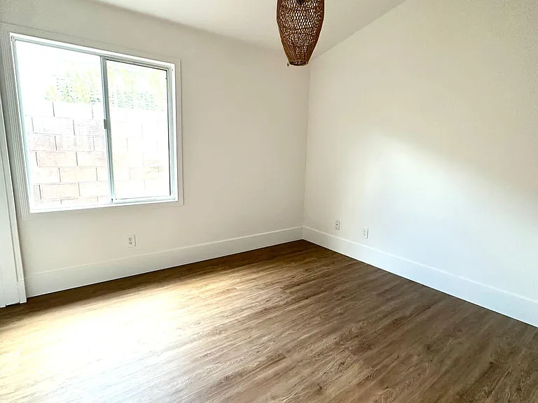 9875 Pioneer Ave — Photo 11