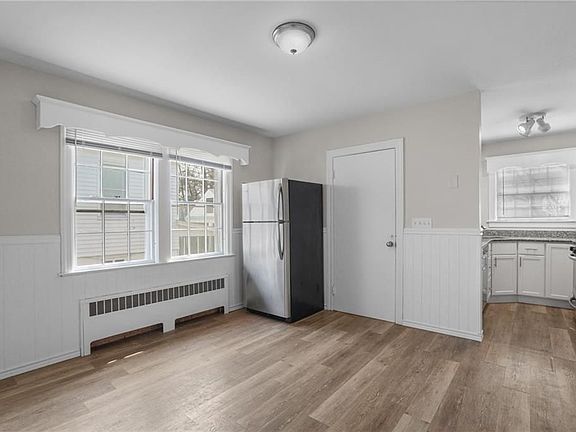 5th image of 196 Wardlaw Ave