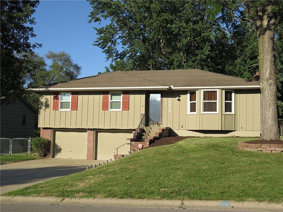 1st image of 18816 Gateway Dr