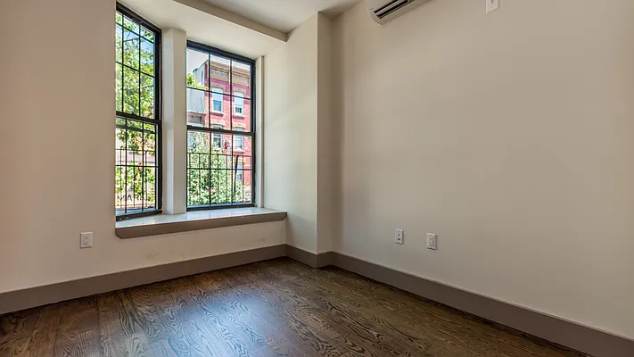 Rented by Nooklyn NYC LLC | media 12