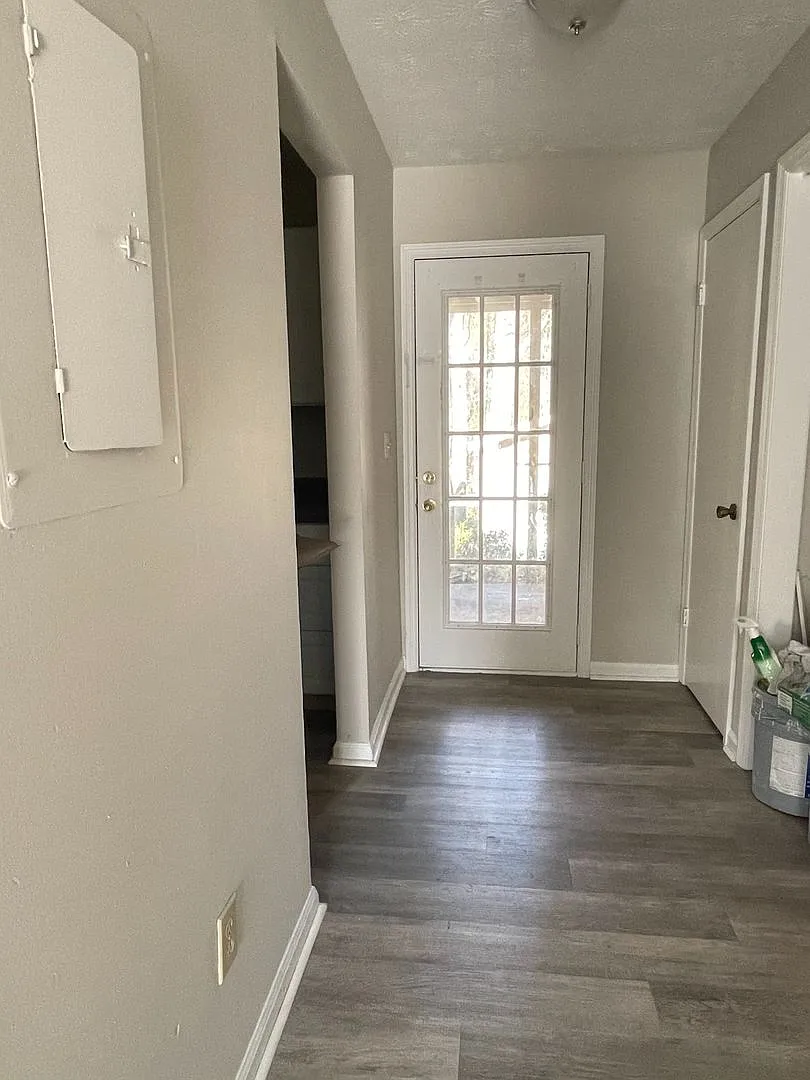 Spacious 2 Bedroom/2 Bath Townhome — Photo 1